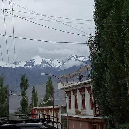 Hotel Sky Desert - Leh Ladakh Ut Екстер'єр фото